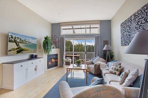 Four Bedroom Beachside Apartment - Mackay Tourism 4