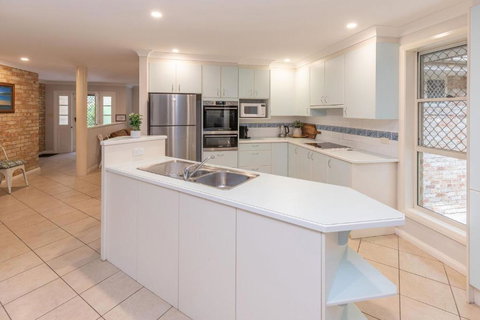 Frangipani - Mackay Tourism 1