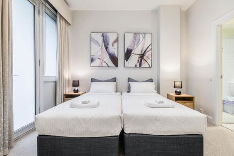 Fabulous Collins Street Luxury 2 BR Apartment - Mackay Tourism 2