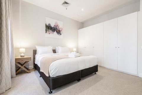 Fabulous Collins Street Luxury 2 BR Apartment - Mackay Tourism 3
