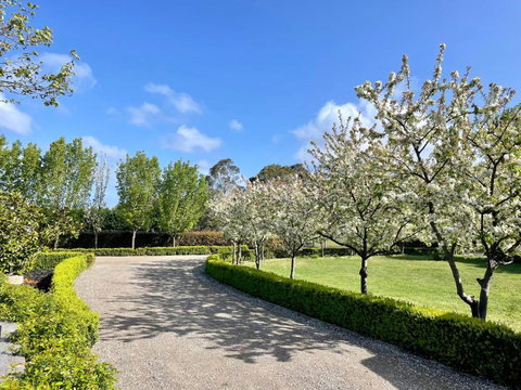 Farm Stay POPLAR Cottage At Wilindi Estate - Mackay Tourism 1