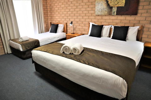 Golden Chain Aalana Motor Inn - Mackay Tourism 2