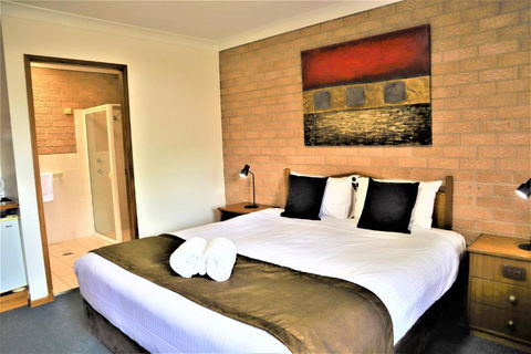 Golden Chain Aalana Motor Inn - Mackay Tourism 0