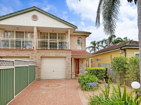 FRENCH HOUSE - Mackay Tourism 0