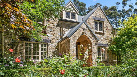 FROGWELL HOLLOW Immerse Into An Idyllic Fairytale - Mackay Tourism 0