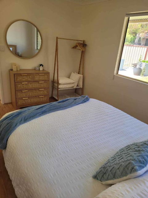 G&R Beach Cottage - Mackay Tourism 0