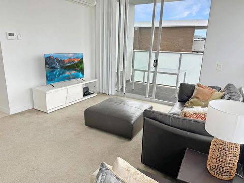 G901S - Bright Zetland Escape With City Views - Mackay Tourism 1