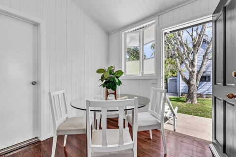 Gabba Central 2 Separate Homes 1 Block 6 Bdrms - Mackay Tourism 4