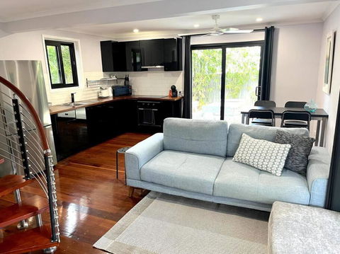 Gabba Central Lofthouse Sleeps5 Pets - Mackay Tourism 4