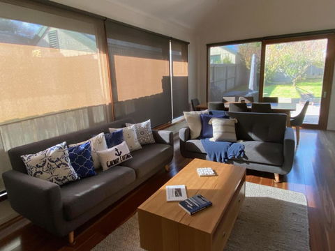GALWAY COTTAGE - Mackay Tourism 0