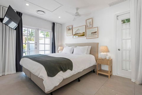 Genoa Beach House - Mackay Tourism 1