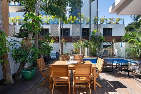 Genoa Beach House - Mackay Tourism 3