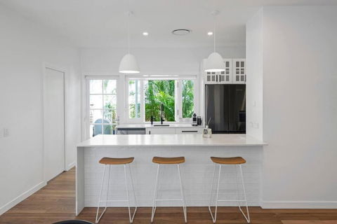 Genoa Beach House - Mackay Tourism 4