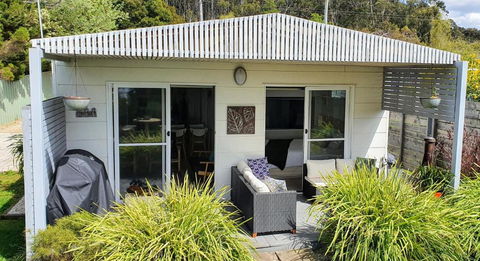 Goat Island Bungalow - Mackay Tourism 1