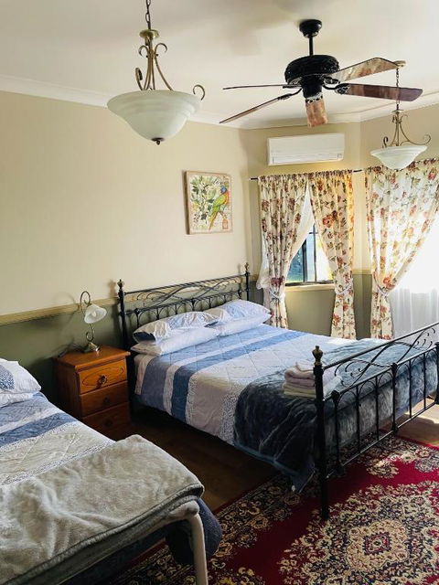 GOLDEN LACE B&B - Mackay Tourism 2