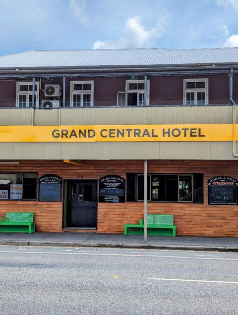 GRAND CENTRAL HOTEL PROSERPINE - Mackay Tourism 2
