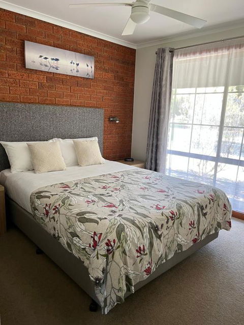 Greenways Holiday Units - Mackay Tourism 2