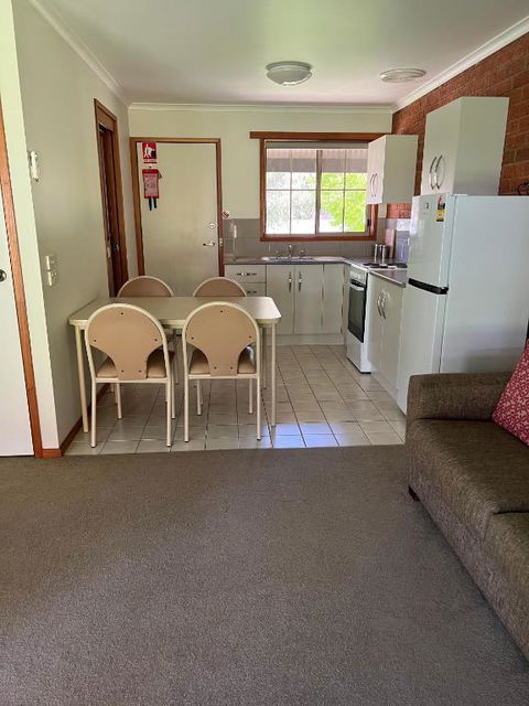 Greenways Holiday Units - Mackay Tourism 4
