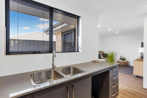 Guildford Family Hideaway - Mackay Tourism 3