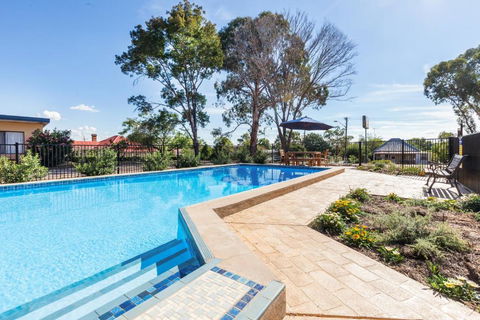 Gulgong Motel - Mackay Tourism 1