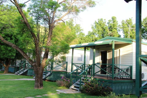 Gundagai Cabins & Tourist Park - Mackay Tourism 0