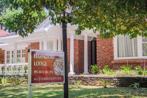 Hahndorf Lodge Pioneer Suite - Main Street Hahndorf On Site Secure Parking - Mackay Tourism 0