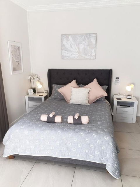 GUESTHOUSE On REGENT Bed & Breakfast - Mackay Tourism 0