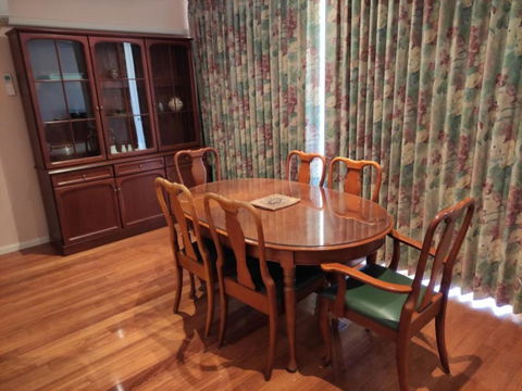 Ground Level 2BR 2BA Apartment W Courtyard - Mackay Tourism 4