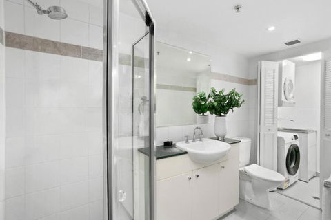 HELP1 - Chatswood Charm Central Apartment Near Station - Mackay Tourism 3