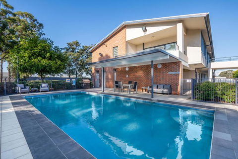 Hawkesbury Race Club Motel - Mackay Tourism 3