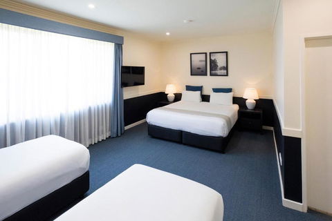 Hawkesbury Race Club Motel - Mackay Tourism 1