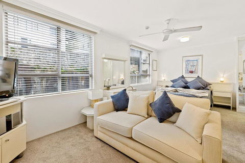 HENRY12 Self- Catering - Mackay Tourism 1