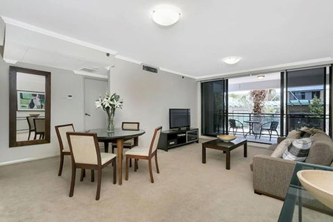 HERB1-Tastefully Furnished & Designed St Leonards - Mackay Tourism 0