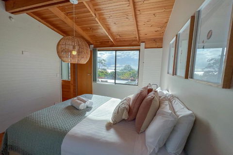 HEXAGON BEACH HOUSE Binalong Bay Of Fires Views - Mackay Tourism 2