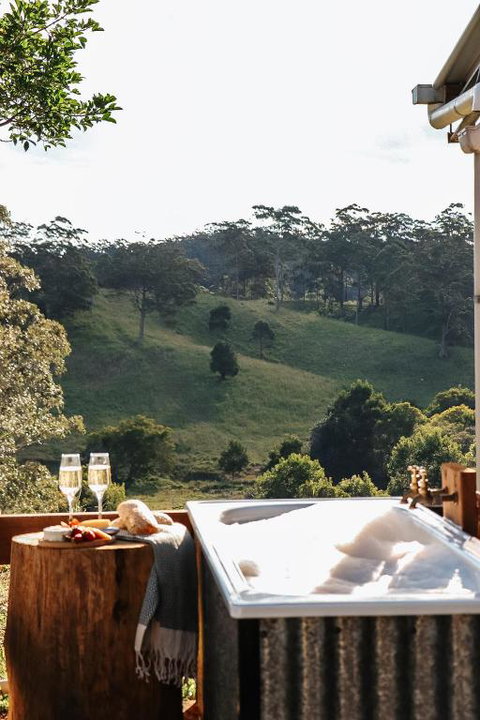 Hidden Creek Cabin - Mackay Tourism 0