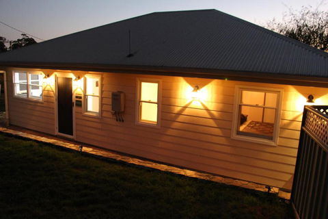 Hill Cottage Hahndorf - Mackay Tourism 1