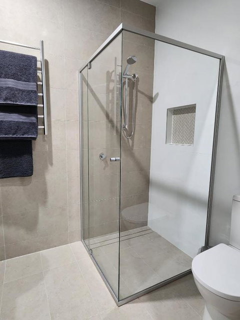 Holiday At The Beach, Spa Bath, King Bed With TV - Mackay Tourism 2