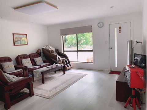 Home Away From Home-(Room1) - Mackay Tourism 2