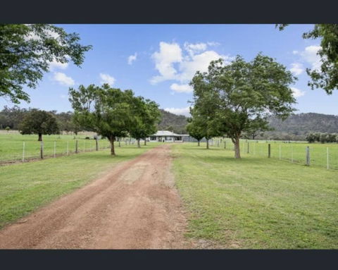 Hunter Village - Mackay Tourism 1