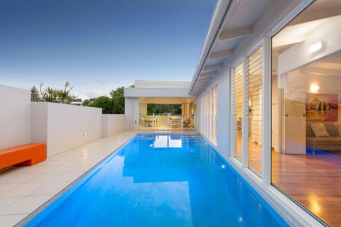 Iconic Noosa Beach House In McAnally Drive Sunshine Beach - Mackay Tourism 0