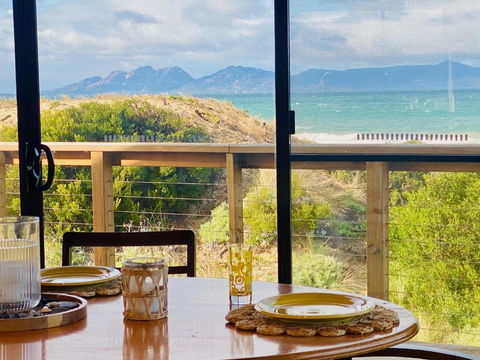 IdleWild - Secluded Absolute Beachfront Escape - Mackay Tourism 3