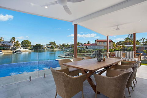 INCREDIBLE VALUE - Perfect For Large Families - Mackay Tourism 1