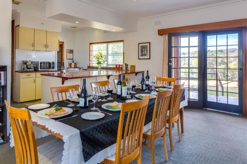 Indigo Vineyard Farmstay - Mackay Tourism 0