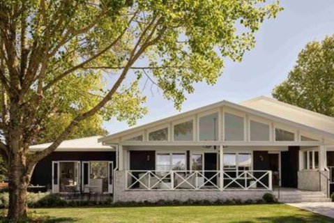 Isca House, Exeter, NSW - Mackay Tourism 1