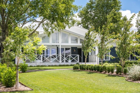 Isca House, Exeter, NSW - Mackay Tourism 3