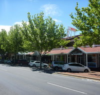 Adelaide Travellers Inn Backpackers Hostel - Mackay Tourism