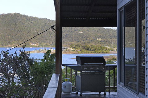 Airlie Getaway - Airlie Beach - Mackay Tourism 1