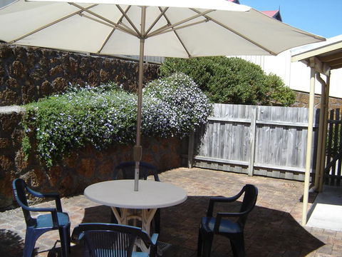Albany Historic Cottage - Mackay Tourism 1