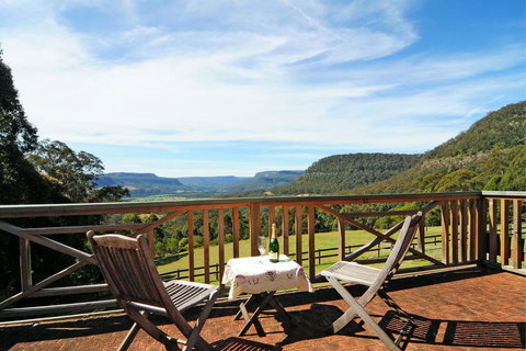 Alcheringa Cottage - Mackay Tourism 1