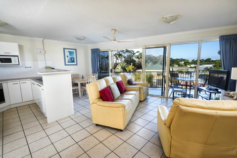 Alexander Beachfront Apartments - Mackay Tourism 2